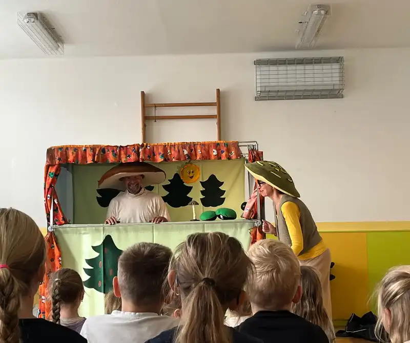DIVADLO KOLOBĚŽKA - HOUBAŘSKÁ POHÁDKA