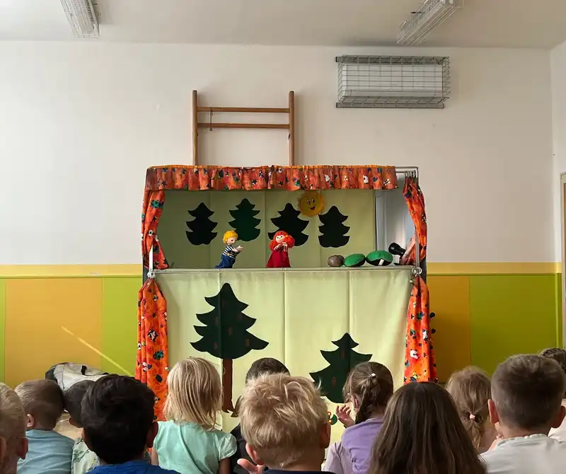DIVADLO KOLOBĚŽKA - HOUBAŘSKÁ POHÁDKA