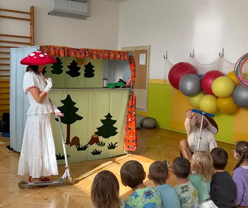 Divadlo Koloběžka- HOUBAŘSKÁ POHÁDKA