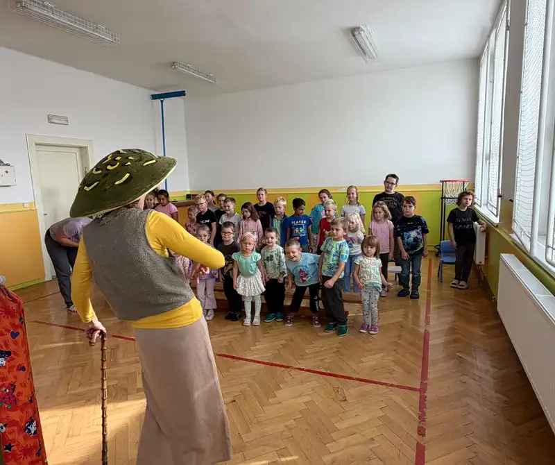 Divadlo Koloběžka- HOUBAŘSKÁ POHÁDKA