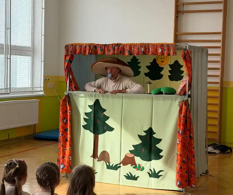 Divadlo Koloběžka- HOUBAŘSKÁ POHÁDKA