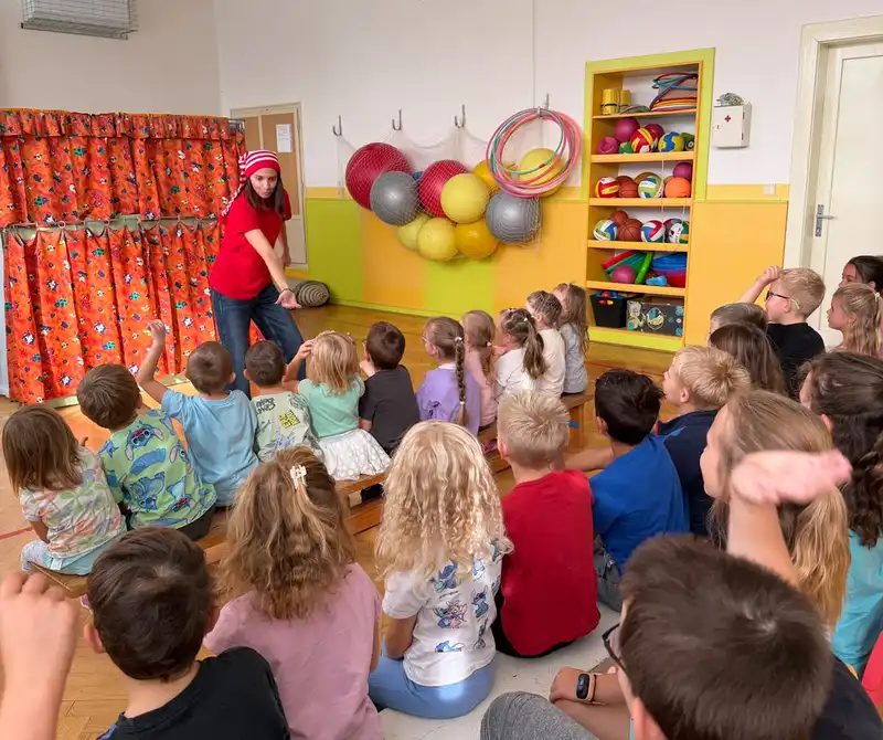 Divadlo Koloběžka- HOUBAŘSKÁ POHÁDKA